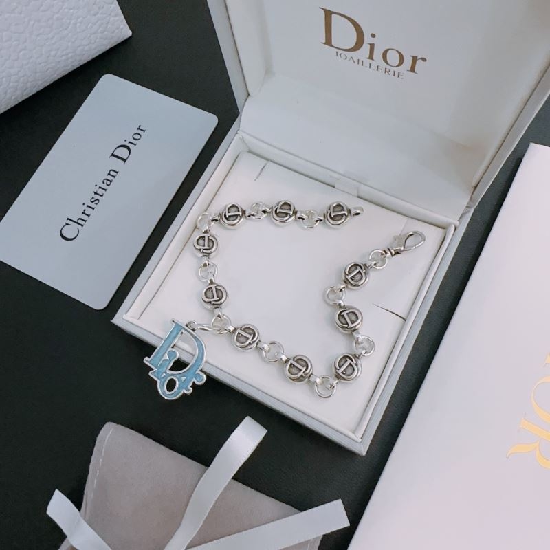 chr1st1an D10r bracelets